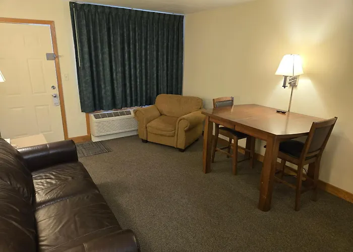 Travelers Lodge Marshall