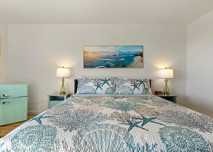 Crescent Beach Motel