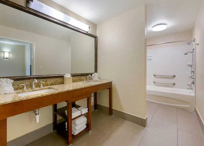 Comfort Suites Lady Lake - The Villages