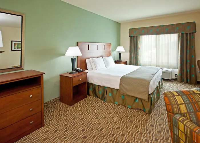 Holiday Inn Express & Suites Ripley By Ihg