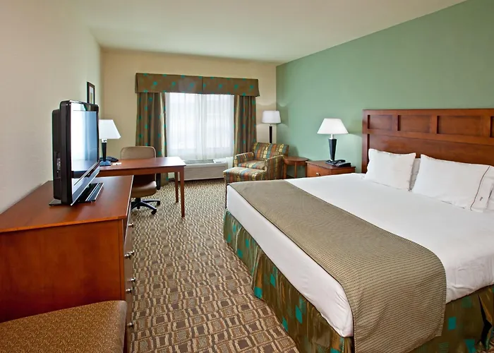 Holiday Inn Express & Suites Ripley By Ihg