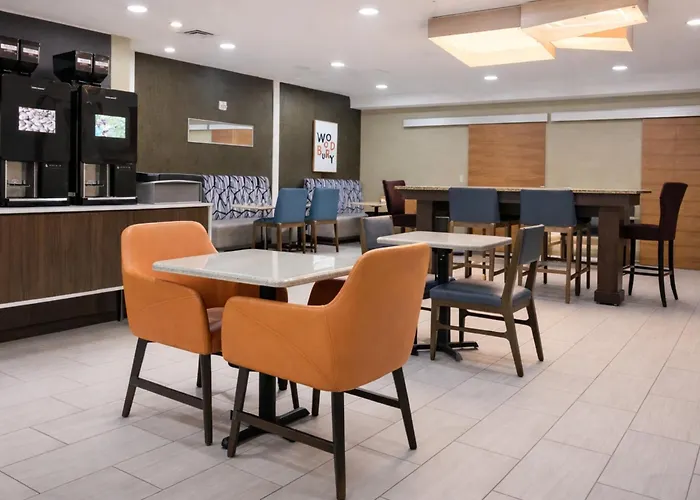 Holiday Inn Express Hotel & Suites St. Paul - Woodbury By Ihg