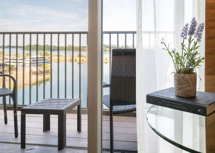 The Lodge At Columbia Point