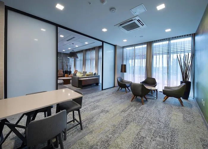 Courtyard By Marriott Russellville