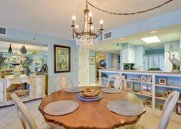 Beachfront Condo W/ Pool Access In Ponce Inlet