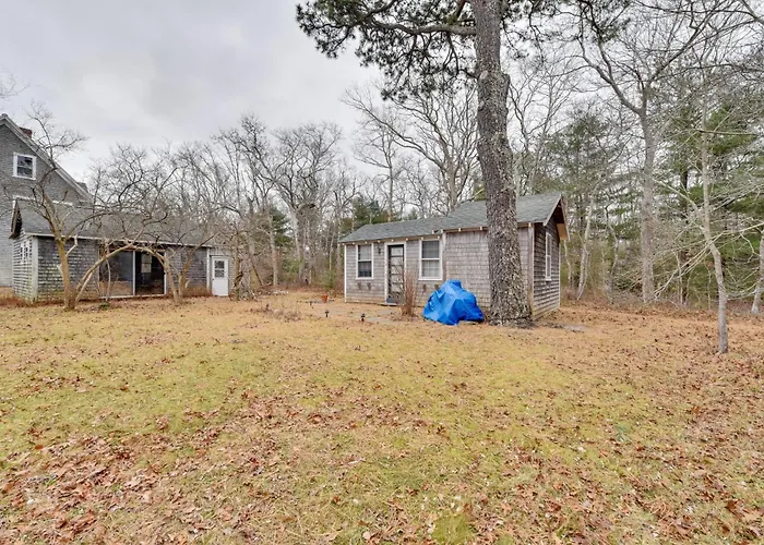 Cozy Vineyard Haven Cottage < 1 Mi To Beach!