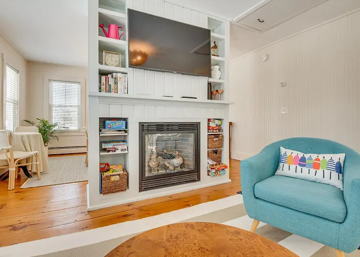 < 1 Mi To Beach! Kennebunk Cottage W/ Yard