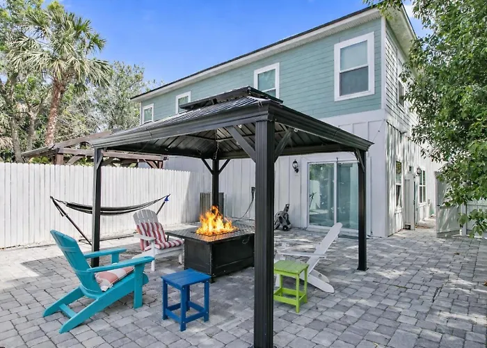 Jax Beach Hot Tub Retreat - Private Backyard - Fire Pit - Sleeps 8 - 5 Min To Beach