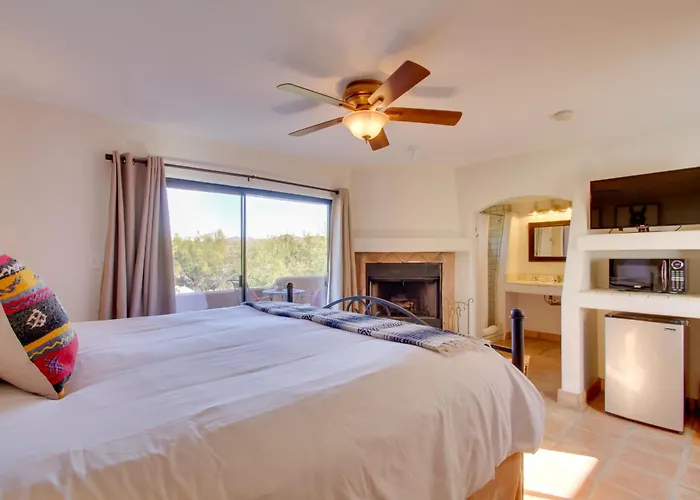 'La Paloma' - Full Circle Ranch Studio W/ Views!