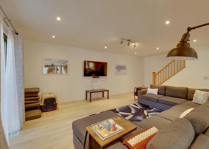 1 Mi To Tunnel Park: Holland Home W/ Fire Pit