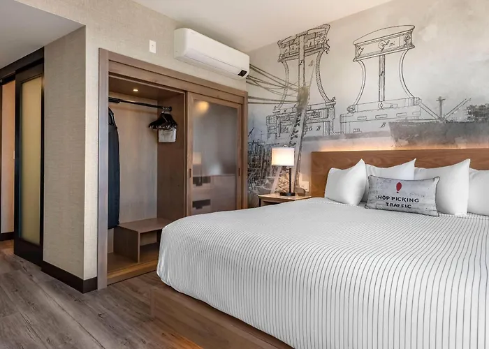 Cambria Hotel Portland Downtown Old Port