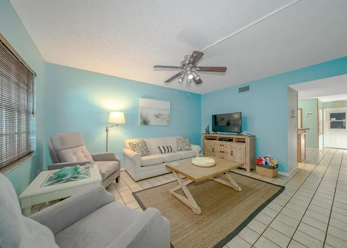 Flagler Avenue Adjacent Dog Friendly Home With Garage! Stroll To The Beach!