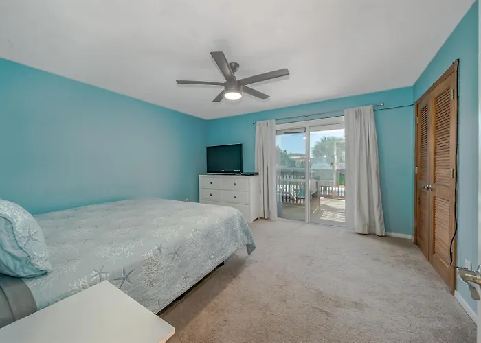Flagler Avenue Adjacent Dog Friendly Home With Garage! Stroll To The Beach!