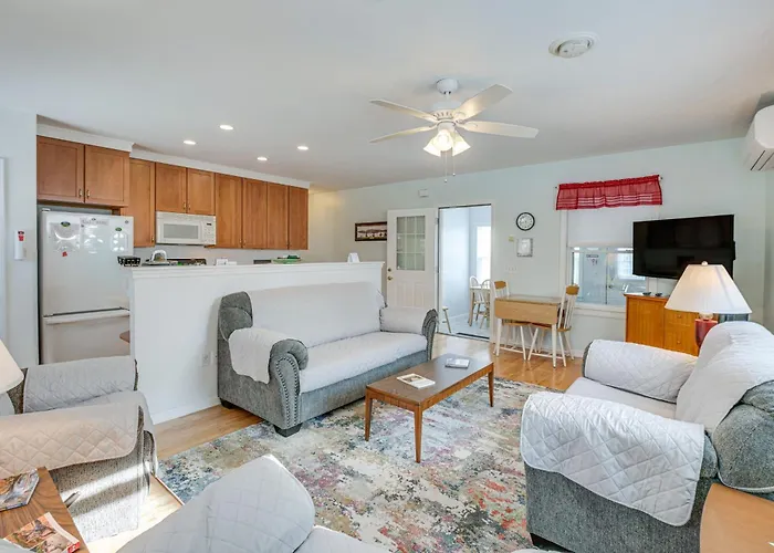Unbeatable Downtown Location! Bar Harbor Apt