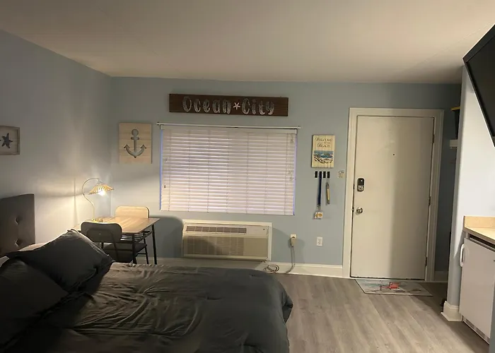 Sunbeach Condo 900 Wesley Avenue Unit 109