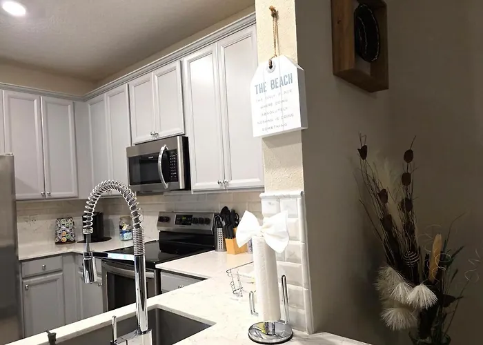 Relaxing Modern 3 Bedroom Home - Queen Bd - North Jax