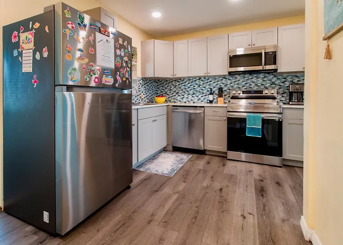 Lovely Vacation Home 1 Block From Beach & Downtown Gulfport