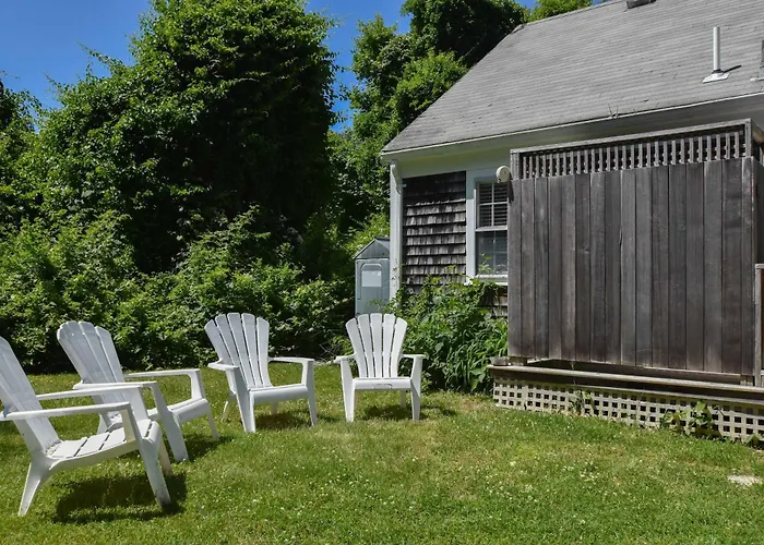Huge Deck Outdoor Shower Dog Friendly