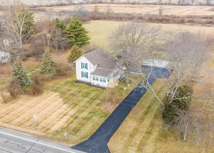 Welcoming Port Clinton Vacation Rental!
