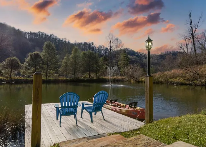 Hamersmith Hollow Retreat By Avantstay