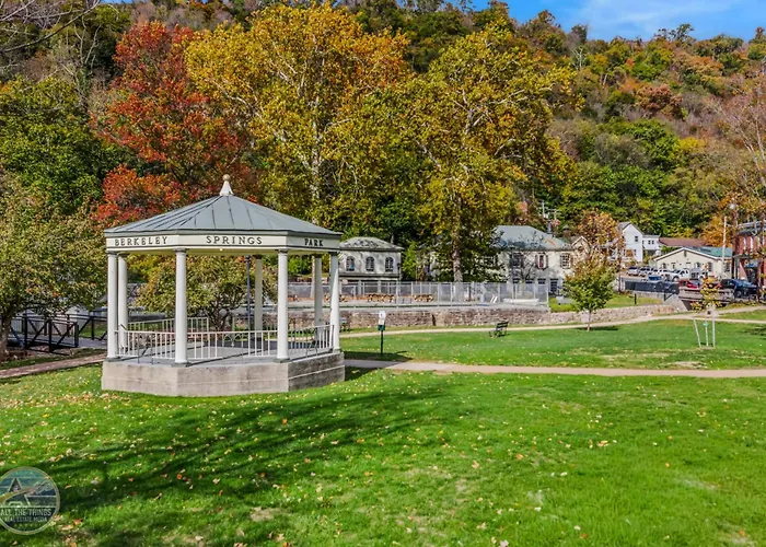El Refugio - Pet Friendly, Grill, Wifi, Zen Garden, Downtown Location, Fire Pit
