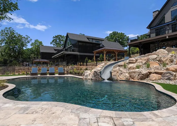 Gray Fox Lodge By Avantstay