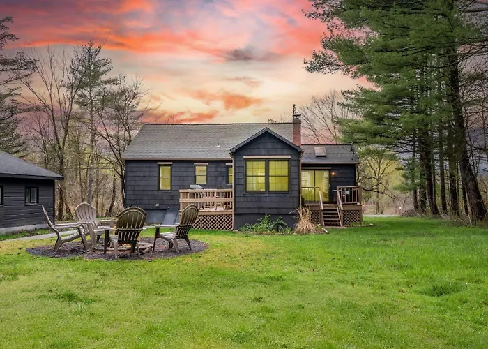 Charcoal Chalet By Avantstay