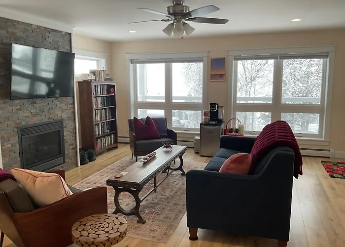 Roberts Lake House Room #3