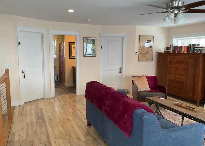 Roberts Lake House Room #3