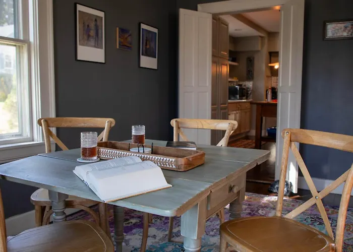 Berkshire House Stay