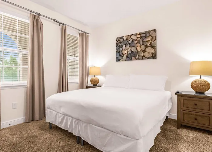 Your Dream Vacation Awaits Family 10-Bd Villa