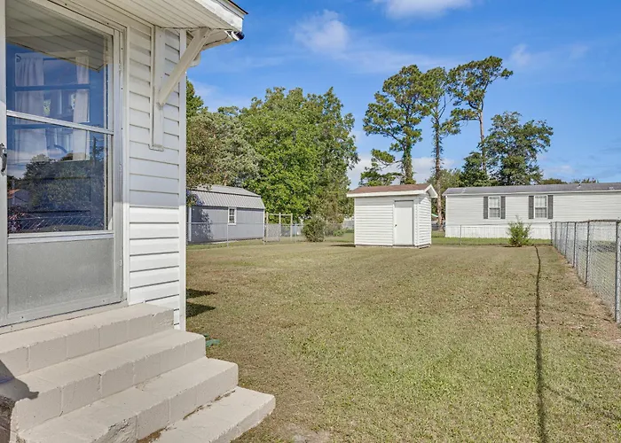 7 Mi To Beach & Ocean! Morehead City Home