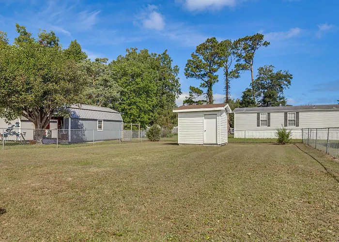 7 Mi To Beach & Ocean! Morehead City Home
