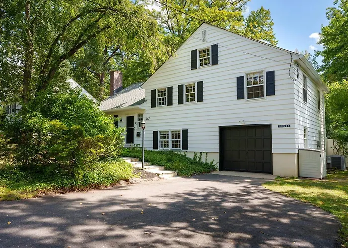 Exclusive Lux Home Near Town • Game Rm • Gym • 4Br
