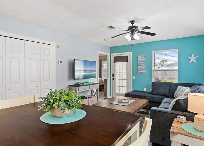Coastal Cottage With Private Beach