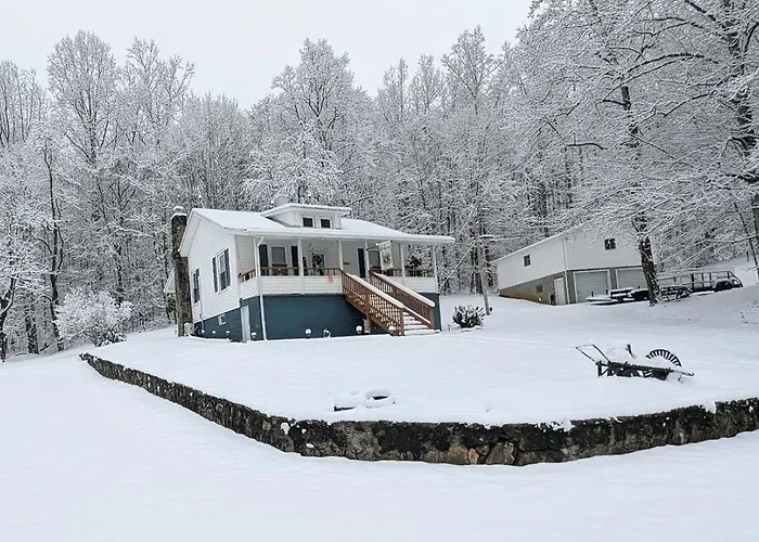 Best Of Both, Private Yet Convenient, Clifton Forge 17 Mi, Roanoke 31 Mi, Covington 30 Mi, Daleville 17 Mi ,Lexington 42 Mi