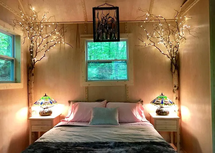 Glamping Tree House On An Impressive Property In Norwich, Connecticut