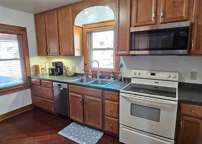 The Drift Inn, Old Charm, Quiet, Fenced Backyard, House In Driftless Area