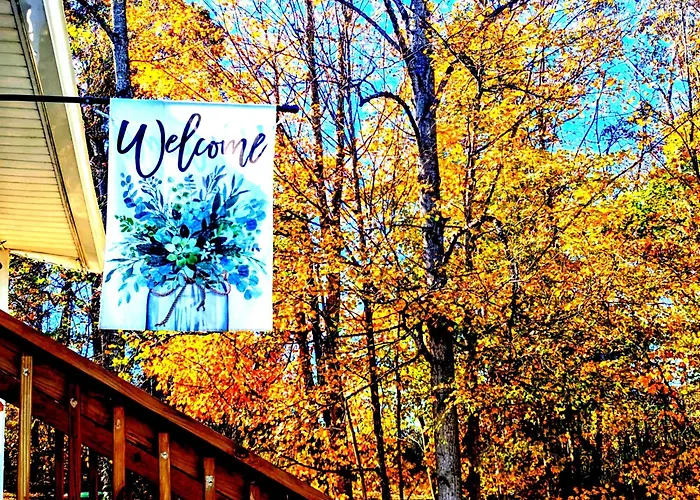 Best Of Both, Private Yet Convenient, Clifton Forge 17 Mi, Roanoke 31 Mi, Covington 30 Mi, Daleville 17 Mi ,Lexington 42 Mi