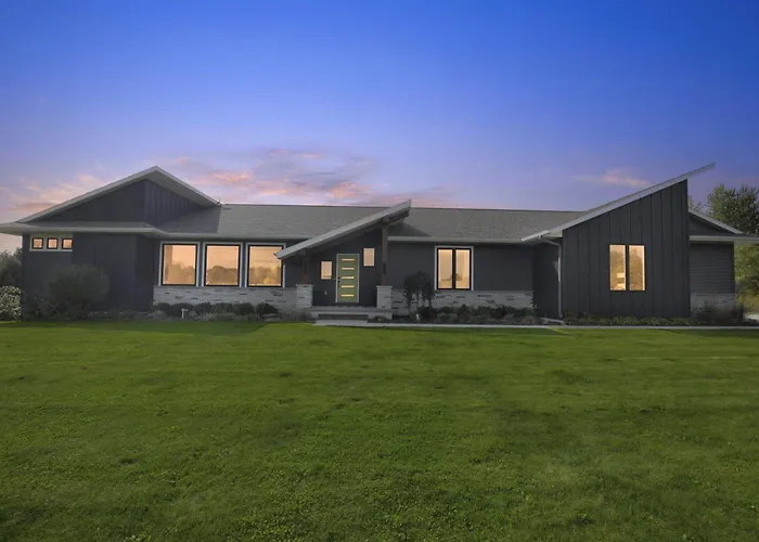 Peaceful Secluded Wausau Retreat