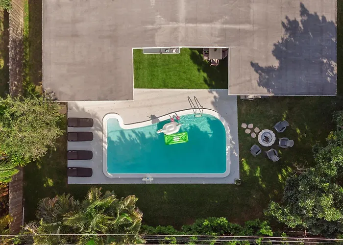 Miami Villa With Heated Pool Luxury Stay