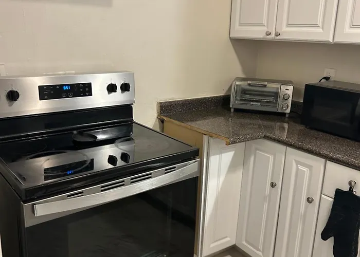 Cozy Apartment 6 Miles From Downtown, Cincinnati