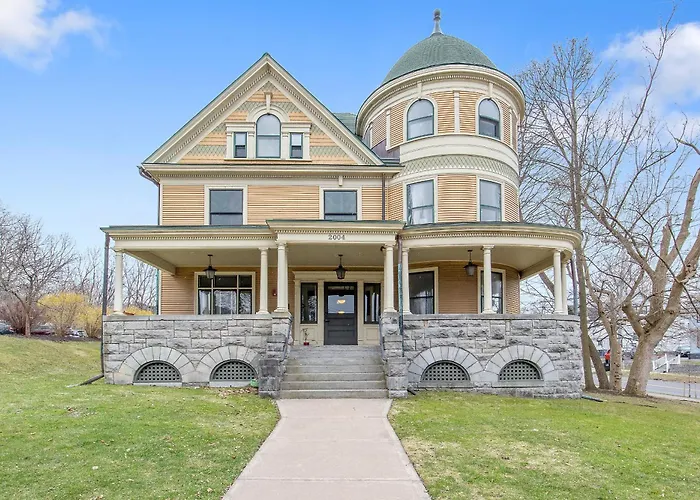 Westcott Suite Apartments