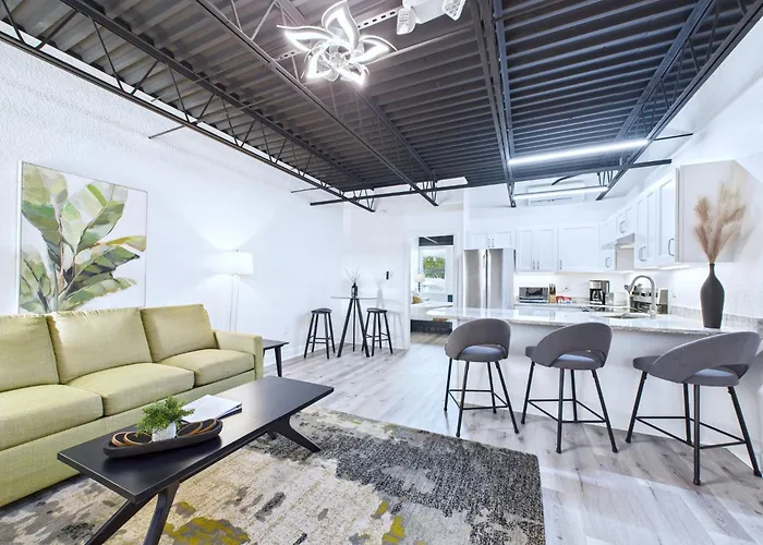 Modern Loft Near Port, Beach, & Dining -Unit 201