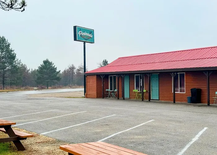 Peninsula Point Lodge
