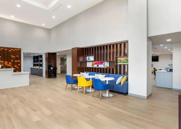 Comfort Suites Central Valley - Woodbury