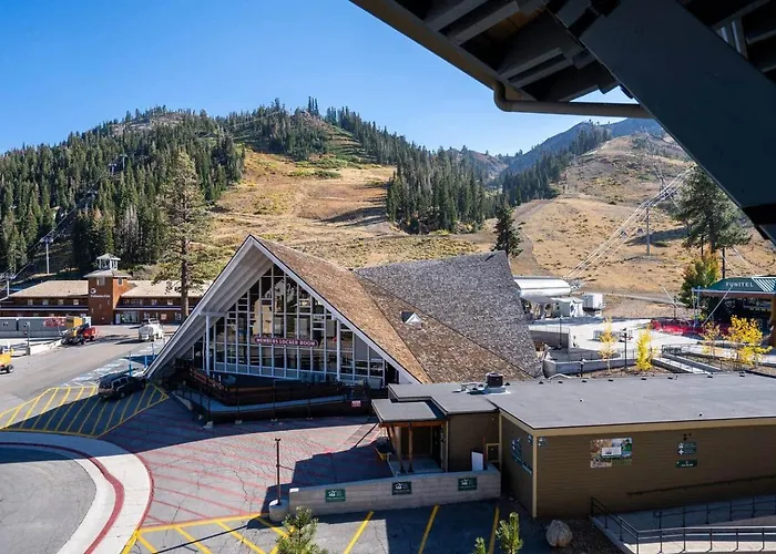 Top Floor Village Ski-In/Ski-Out Condo