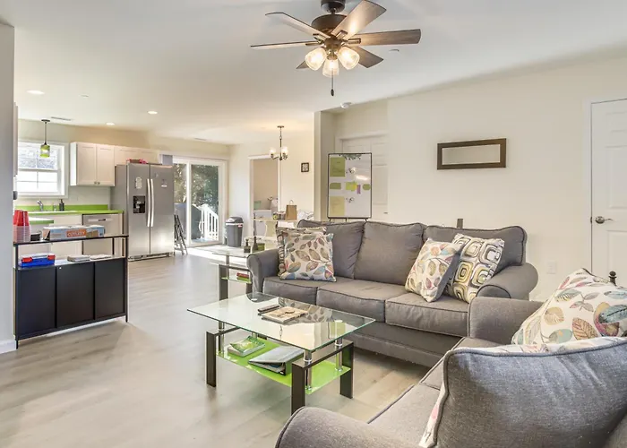 Walk To Local Eats & Docks! Crisfield Getaway