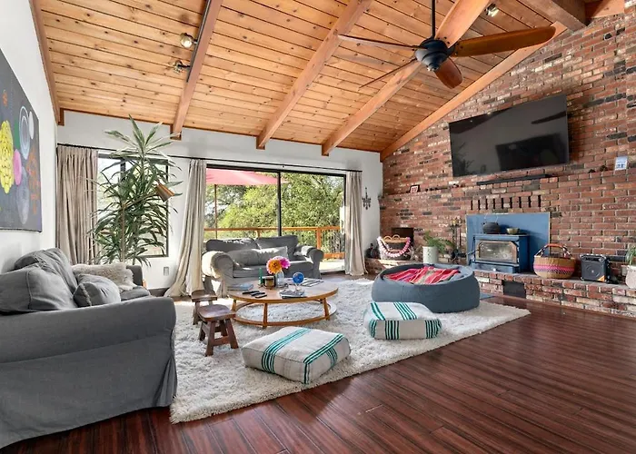 Cozy Lake View 4Bd 2,5Br Retreat In 5 Acres, Hot Tub And More