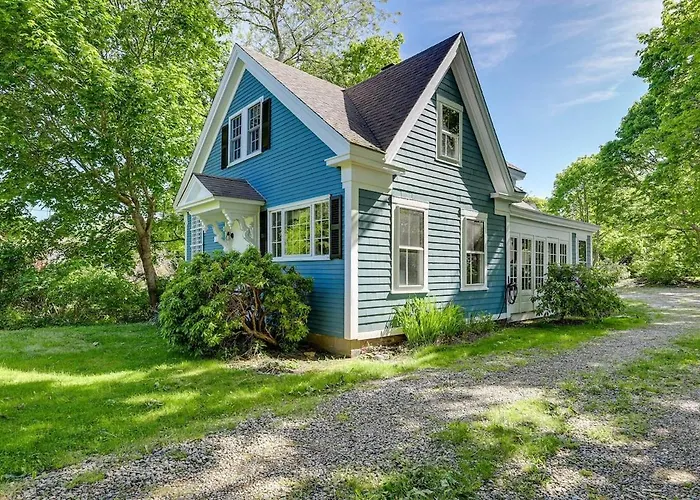 Cape Cod Farmhouse 1800S Charm